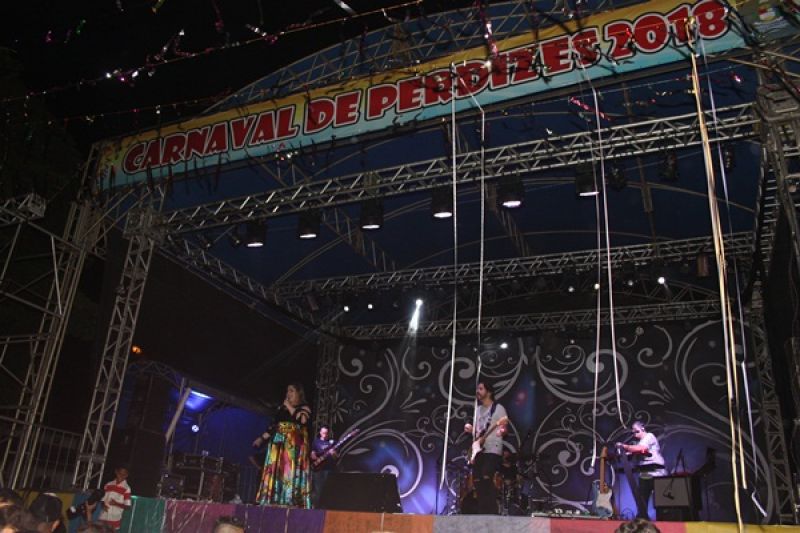 Carnaval de Rua de Perdizes 2018. Praça Governador Valadares recebe mais de 3 mil pessoas no primeiro dia.